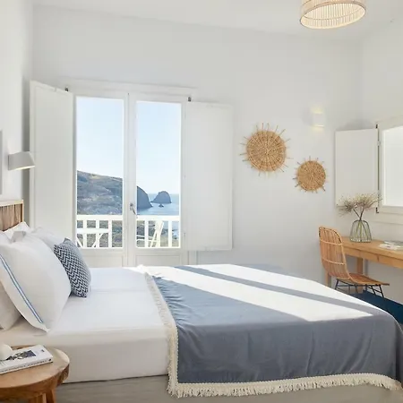 فندق Milos Breeze Boutique 4*