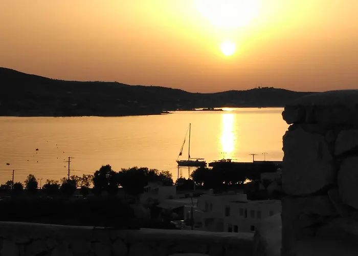 Milos Breeze Boutique ホテル 4*