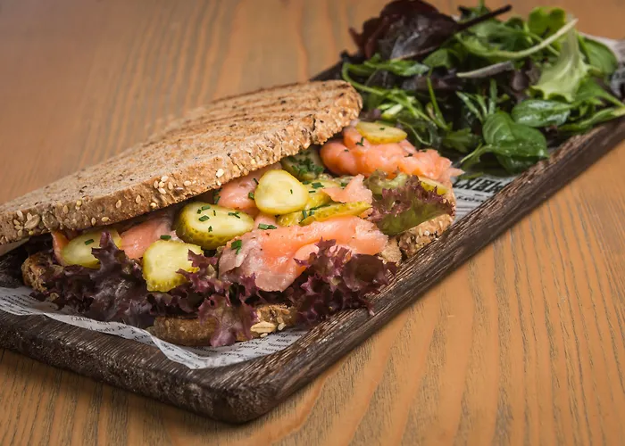 Milos Breeze Boutique ホテル ポロニア