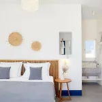 Milos Breeze Boutique Πολλώνια