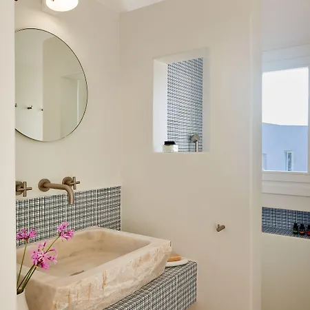 Milos Breeze Boutique Hotel