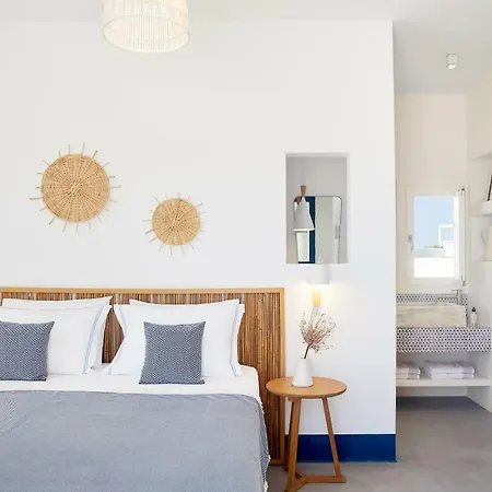 Milos Breeze Boutique Pollonia