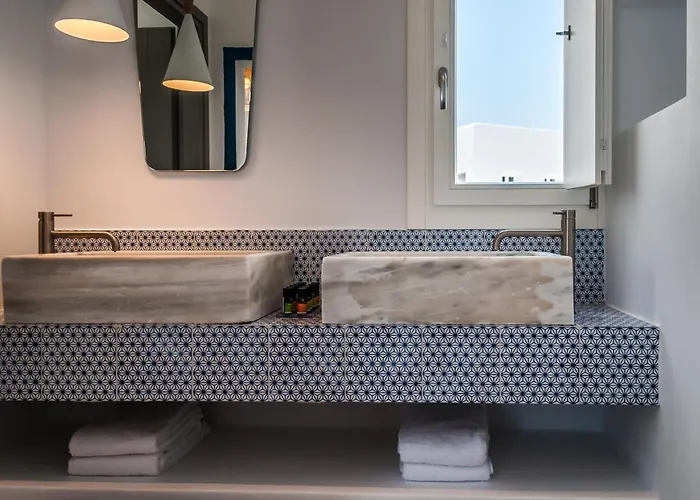 Milos Breeze Boutique 4*