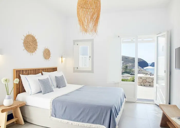 Milos Breeze Boutique Pollonia